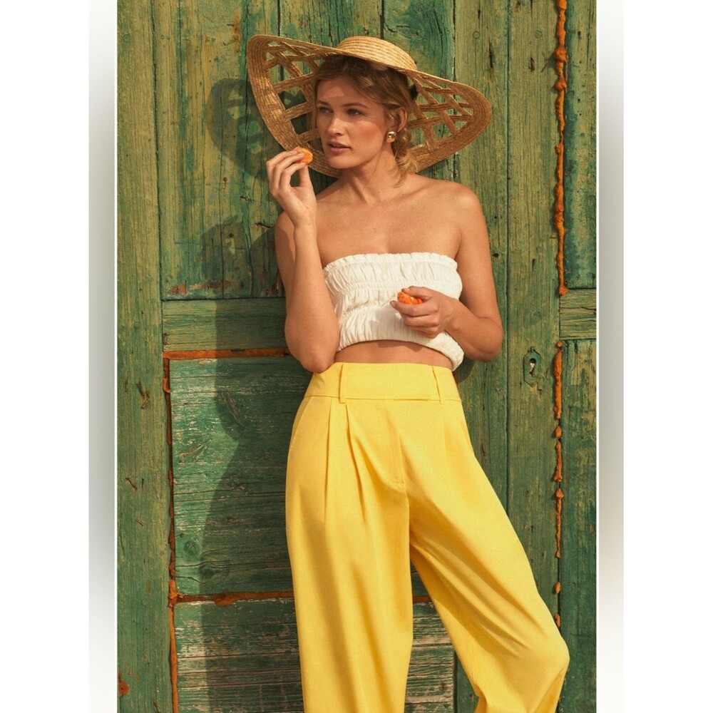 Anthropologie Exquise Barrel-Leg Chino Pants